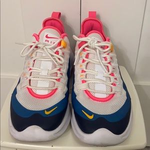 Nike Air Max Axis women’s shoes